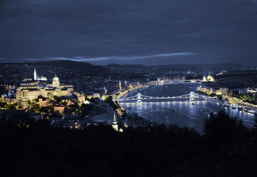 Budapest, Vakare, Žibintai