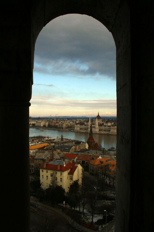 Budapest, Bokštas, Vaizdas, Miestas, Danube, Perspektyva, Šešėlis, Šviesa, Langas, Tamsi, Pragaras, Upė, Pilis, Vengrija