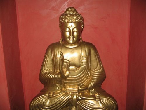 Buda, Auksas, Statula
