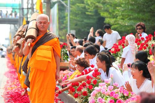 Budistams, Vienuoliai, Budizmas, Vaikščioti, Oranžinė, Drabužiai, Tajų, Wat, Phra Dhammakaya, Šventykla, Dhammakaya Pagoda, Daugiau Nei, Milijonai, Budhas, Auksas, Tailandas