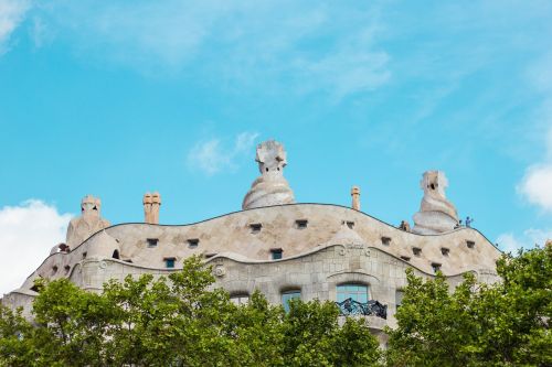 Pastatas, Ant Stogo, Architektūra, Stilius, Statyba, Struktūra, Dizainas, Gaudi, Barcelona, Ispanija, Antoni Gaudí, Casa Milà, Modernizmas