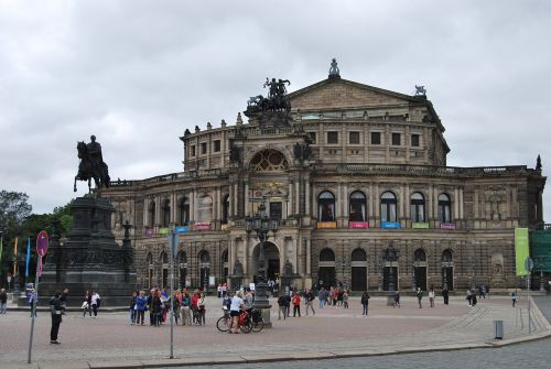 Operos Statyba, Drezdenas, Vokietija