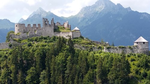 Burg Ehrenberg,  Sugadinti,  Pilis,  Atrama,  Muitinės Stotis,  Reutte,  Tyrol,  Pilis Pasaulyje,  Gamta Paroda,  Tyrol,  Papėdėse,  Austrija