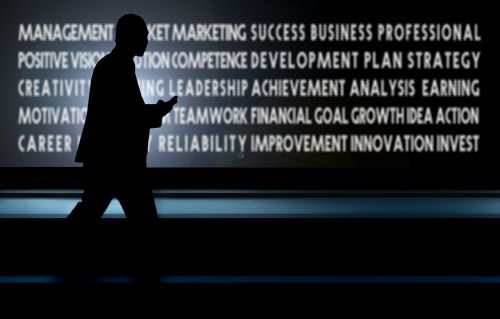 Verslininkas, Mobilusis Telefonas, Platforma, Sėkmė, Verslas, Profesionalus, Plėtra, Planą, Strategija, Spektaklis, Analizė, Uždirbti, Finansinis, Taikinys, Augimas, Idėja, Veiksmas, Tobulinimas, Inovacijos, Investuoti, Valdymas, Turgus, Rinkodara, Teigiamas, Regėjimas, Tirpalas, Kompetencija, Kūrybiškumas, Mokymas, Vadovavimas, Motyvacija, Įgūdis, Komanda, Komandinis Darbas, Karjera, Vientisumas, Patikimumas, Vyras