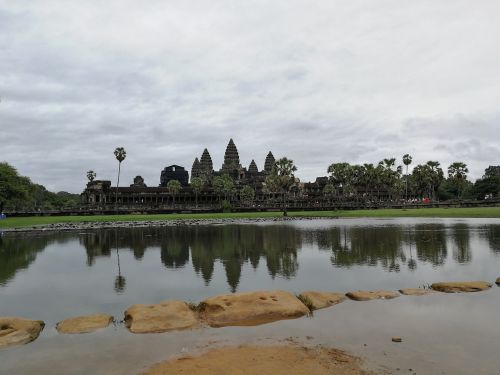 Kambodža, Mažas Angkoras, Atspindys