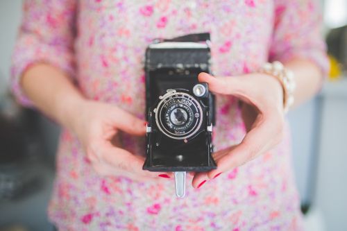 Fotoaparatas, Senas, Vintage, Fotografija, Moteris, Mergaitė, Rankos, Fotografuoti, Fotografas