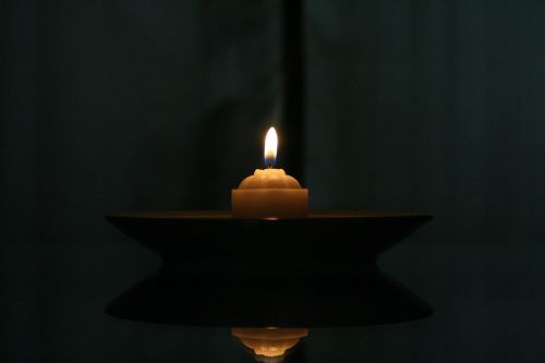 Žvakė, Ugnis, Šviesa