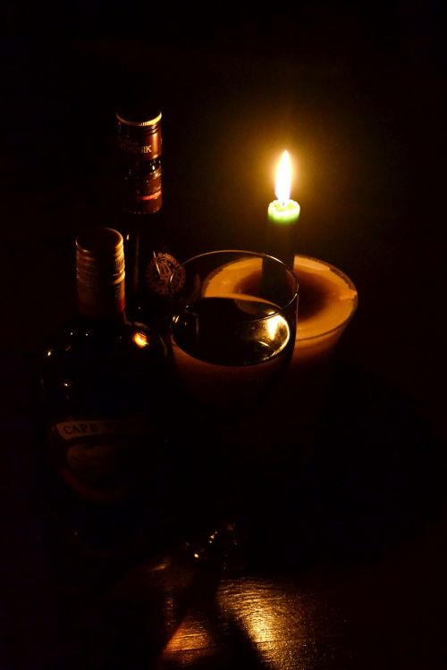 Žvakių Šviesa, Nėra Elektros, Vynas
