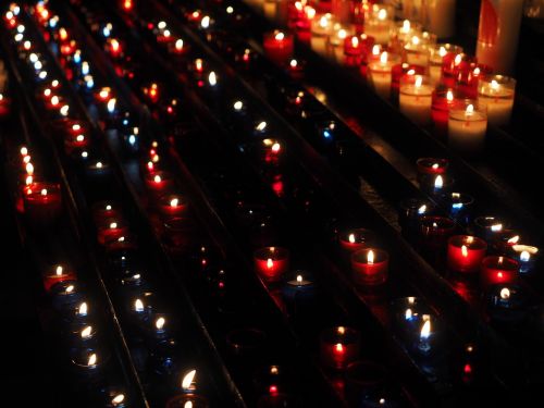 Žvakės, Žibintai, Malda, Bažnyčia, Arbatos Žvakės, Liepsna, Deginti, Paminėti