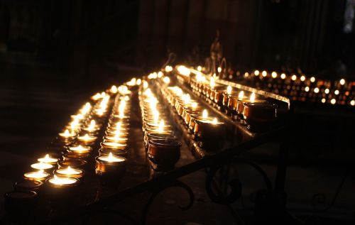 Žvakės, Bažnyčia, Malda, Atmintis