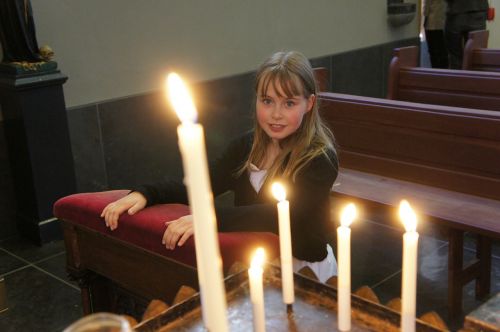 Žvakės, Bažnyčia, Mergaitė
