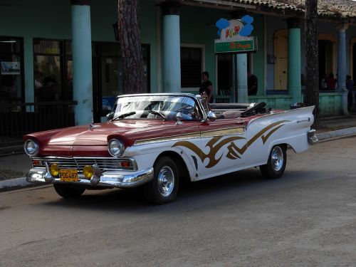 Automobilis, Senas, Senovinis Automobilis, Sunkvežimis, Kuba, Transporto Priemonė, Automobilis, Havana, Vaikščioti