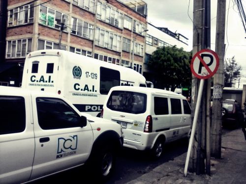Bogota,  Kolumbija,  Policija,  Žinios,  Automobiliai,  Automobiliai,  Transporto Priemonės,  Teisė,  Automobiliai Bogote