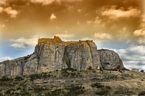 Castillo De Clavijo, Ispanija, Pilis, Tvirtovė, Istorinis, Orientyras, Kalnai, Dangus, Debesys, Kraštovaizdis, Vaizdingas, Lauke