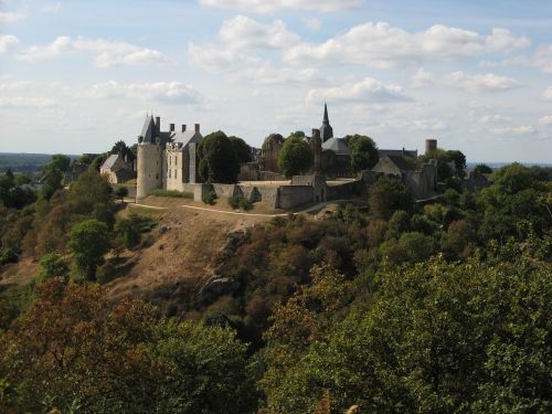 Pilis, Kraštovaizdis, Sainte-Suzanne, Mayenne, France