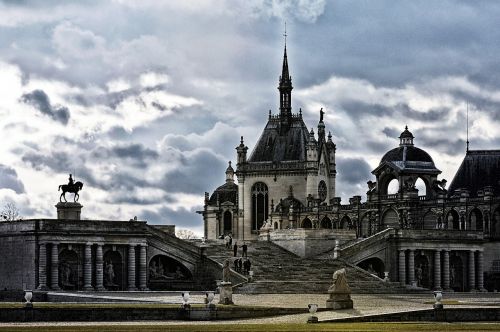 Pilis, Architektūra, Chantilly, France, Istorija, Akmenys