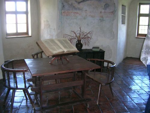 Pilies Kambarys, Seni Stalai Ir Kėdės, Senovės
