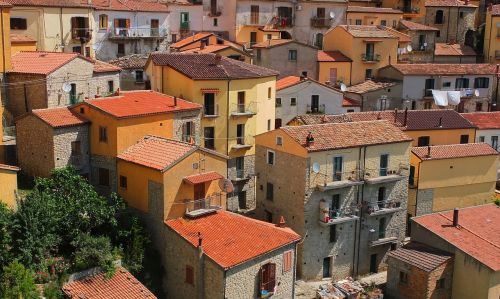 Castlmezzano, Italy, Namai, Pastatas