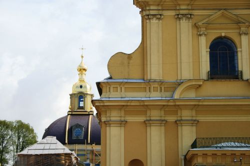 Katedra, Rusų, Bažnyčia, Ortodoksas, Pastatas, Geltona, Architektūra, Langas, Arka, Kreivės, Kupolas, Juoda, Dangus