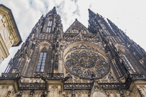 Katedra, Pergalė, Prague