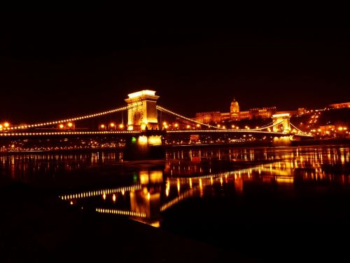 Grandinės Tiltas, Budapest, Naktinė Nuotrauka, Architektūra, Vengrija, Lankytinos Vietos, Danube Banko, Žiema, Ledas, Perspektyva, Orientyras