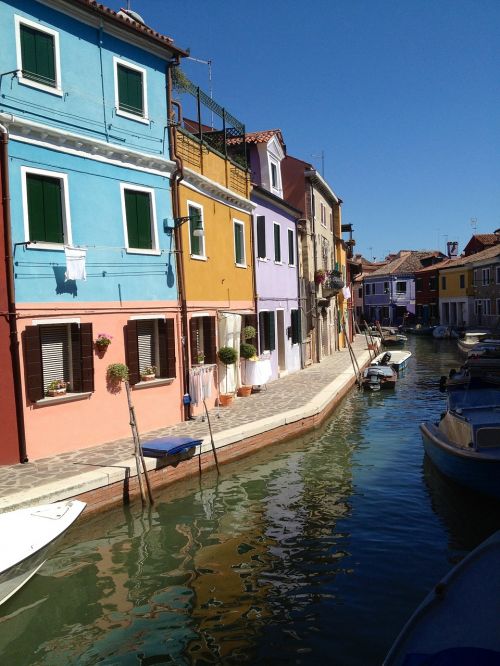 Kanalas, Italy, Venecija, Lagūnas, Šventė, Architektūra, Miestas, Spalvinga, Namai, Vanduo, Dangus, Mėlynas