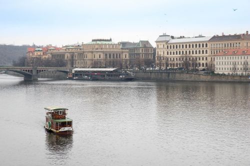 Charles Tiltas,  Vanduo,  Prague