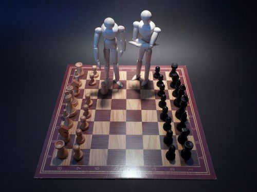 Šachmatai, Stalo Žaidimas, Žaisti, Strategija, Šachmatų Lenta, Šachmatų Figūros, Taktika, Šachmatų Žaidimas, Apsvarstyti, Skaičiai, Medžio Lėlės, Nariai Lėlės, Galvoti