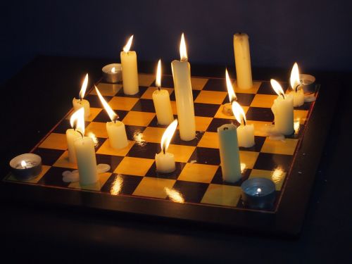 Šachmatai, Menas, Žvakės