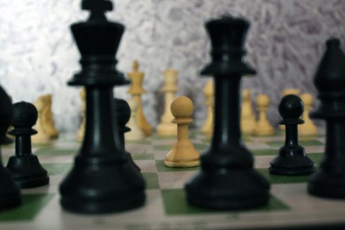 Šachmatai, Žaidimas, Strategija, Lenta, Gabalas, Žaisti, Juoda, Šachmatų Lenta, Varzybos, Karalius, Balta, Karalienė, Verslas, Riteris, Dizainas, Sportas, Pėstininkas, Žvalgyba, Laisvalaikis, Iššūkis, Sėkmė, Vadovavimas, Medinis, Mūšis, Pergalė, Checkmate, Strateginis, Laimėti, Nugalėti, Nugalėtojas, Galia