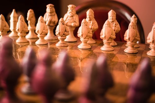 Šachmatai,  Šachmatų Rinkinys,  Žaidimas,  Lenta,  Pėstininkas,  Strategija,  Šachmatų Lenta,  Matas,  Laimėti,  Rungtynės,  Karas,  Varzybos
