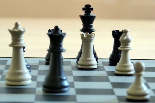 Šachmatai, Šachmatų Figūros, Matinis, Žaidimo Laukai, Juoda Ir Balta, Šachmatų Lenta, Šachmatų Žaidimas, Lady, Bėgikai, Bokštas, Juoda, Balta, Ūkininkai, Skaičiai, Karalius