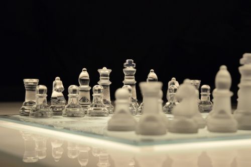 Šachmatai, Žaidimas, Šachmatų Lenta, Stiklas, Lenta, Planavimas, Pergalė, Judėti, Hobis, Galvoti, Nugalėtojas, Karalius, Vadovavimas, Iššūkis, Mūšis, Strateginis, Laisvalaikis, Pėstininkas, Žvalgyba, Balta, Juoda, Komanda, Strategija, Žaisti, Taktinis, Karalienė