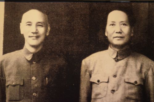 Chiang,  Kai-Shekou,  Mao,  Zedong,  Ypatybės - Jūrų Kiaulytės,  Kasimas,  Fotografija,  Chiang Vs Katė