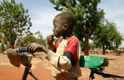 Vaikas, Afrika, Burkina Fasas, Dviratis