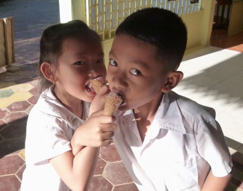 Vaikai, Ledas, Kambodža, Mokykla