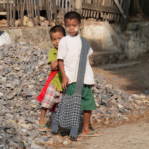 Vaikai, Mianmaras, Studentai, Schulweg, Mokykla, Darželis, Berniukai, Burma, Trečias Pasaulis