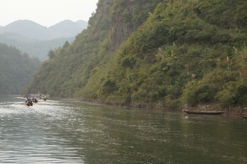 Kinija, Jangdzės Upės Puslapis, Kelionė Laivu