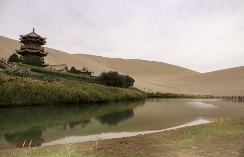 Kinija, Gansu Provincija, Dunhuang, Pusmėnulio Ežeras