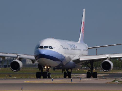 Kinijos Avialinijos,  Airbus A340,  Orlaivis,  Lėktuvas,  Taksiravimas,  Oro Uostas,  Gabenimas,  Aviacija,  Reaktyvinis