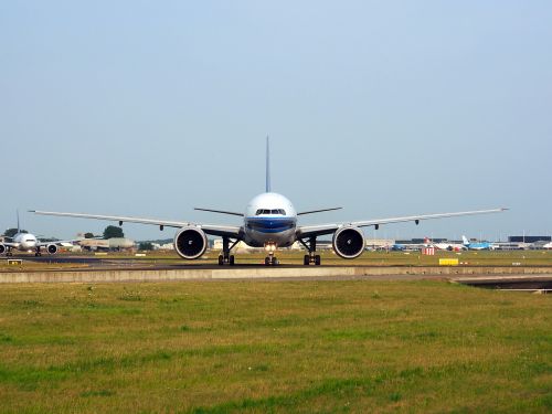 Pietų Kinijos Aviakompanijos,  Boeing 777,  Orlaivis,  Lėktuvas,  Taksiravimas,  Oro Uostas,  Gabenimas,  Aviacija,  Reaktyvinis
