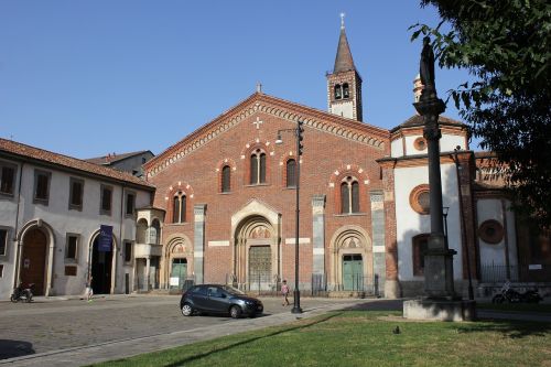 Bažnyčia, Milanas, Architektūra, Paminklas