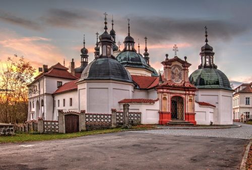 Bažnyčia, Vakaruose, Kraštovaizdis, Klokoty