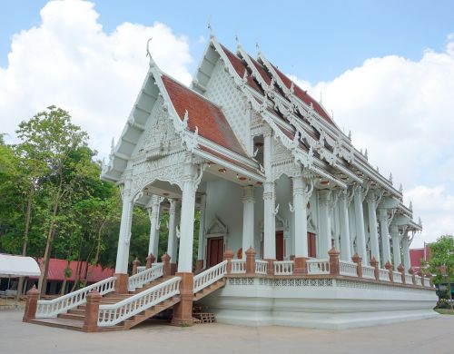 Bažnyčia, Wat Khai Bang Rachan, Dainuoti Buri