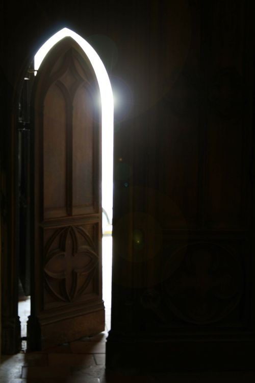 Bažnyčios Durys, Atspindys, Šviesa