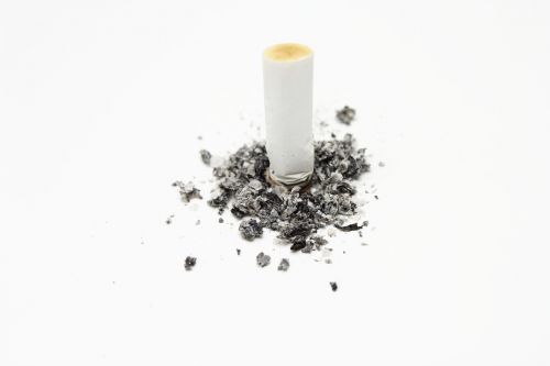 Cigarečių, Cigarečių Užpakalis, Užpakalis, Dūmai, Įprotis, Vėžys, Izoliuotas, Pelenai, Rūkytojas, Nesveika, Priklausomybe