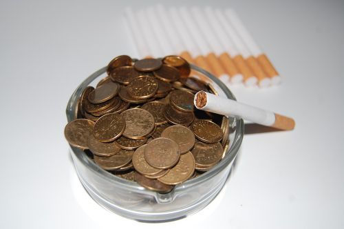 Cigaretės, Peleninė, Pinigai, Pinigų Švaistymas, Rūkymas, Priklausomybe