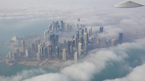 Miestas, Dangoraižis, Debesys, Doha