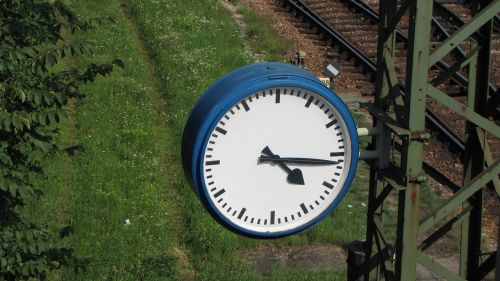Laikrodis, Geležinkelis, Traukinių Stotis, Stoties Laikrodis, Laikas Nurodant, Valandos, Minutės, Sekundes