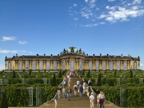 Uždaras Sanssoucis, Pilis, Barokas, Potsdamas, Istoriškai, Pastatas
